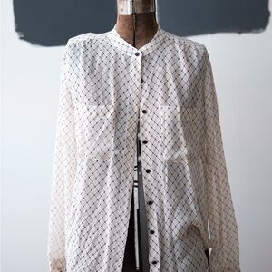 Club Monaco 100% silk White Grid Pattern blouse size small